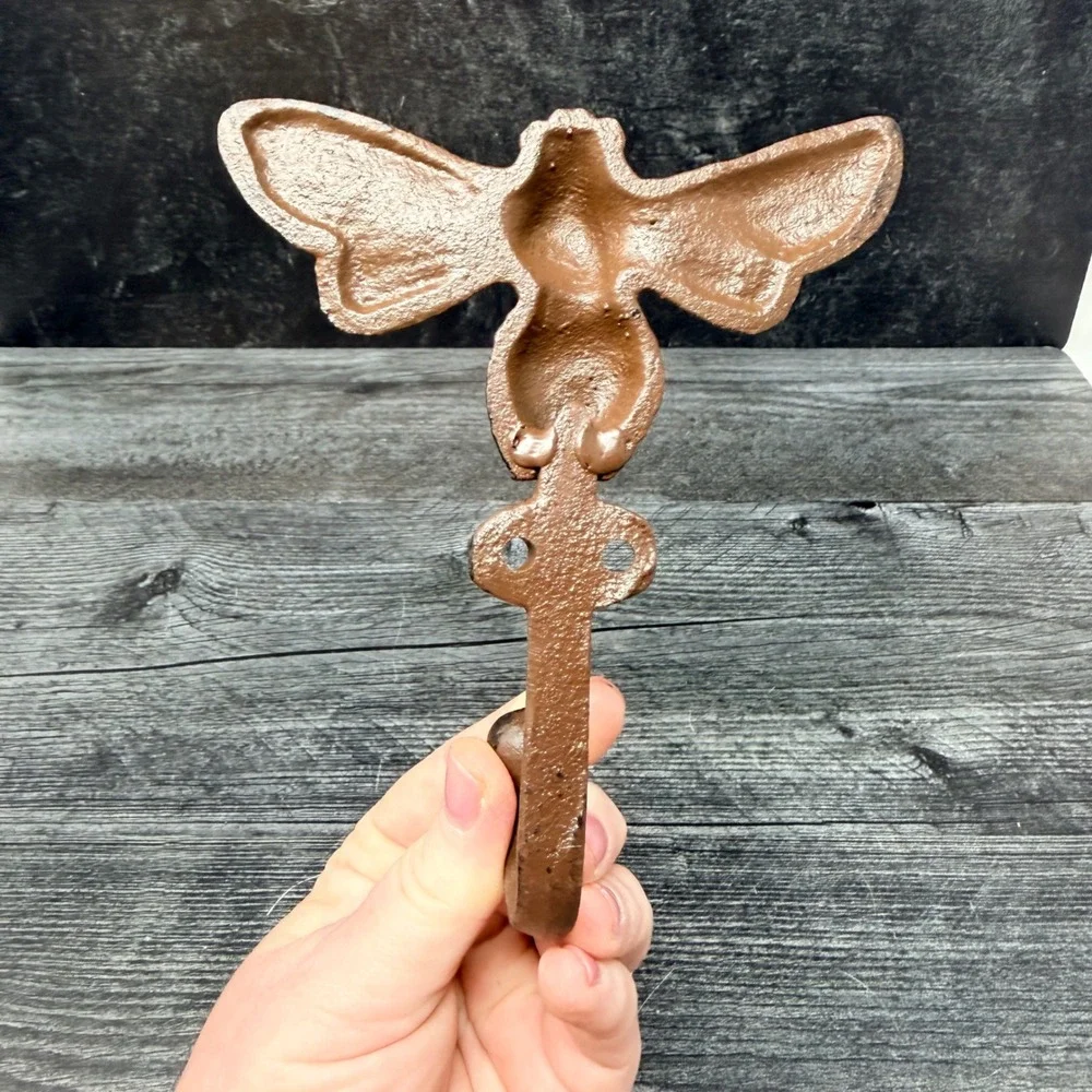 Cast Iron Bee Wall Hook Rustic Farmhouse Cottage Garden Decor Honeybee Bumblebee